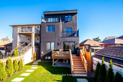 Photo 25 at 70 Chamberlain Avenue, Belgravia, Toronto