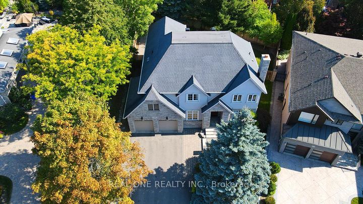 Photo 3 at 19 Anglin Drive, Jefferson, Richmond Hill