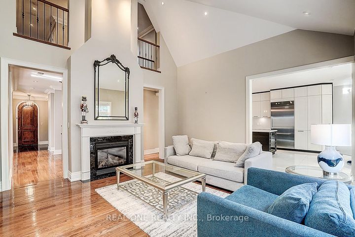 Photo 15 at 19 Anglin Drive, Jefferson, Richmond Hill
