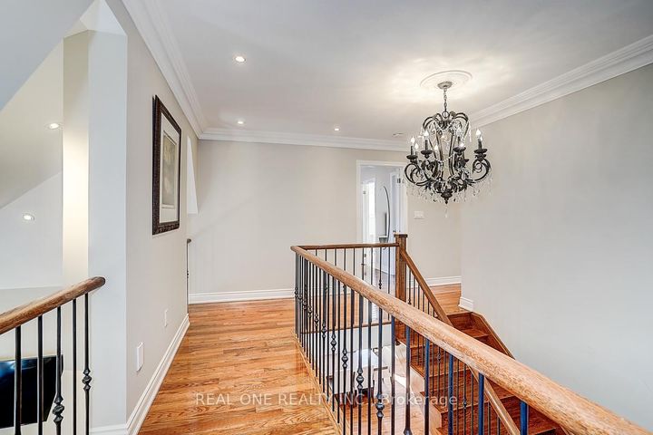 Photo 25 at 19 Anglin Drive, Jefferson, Richmond Hill