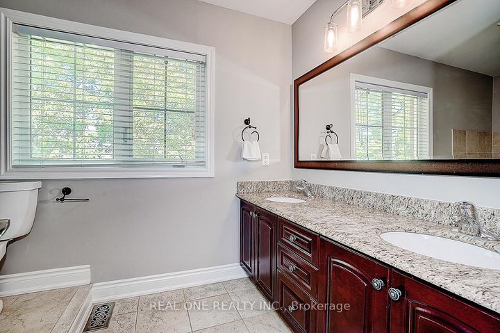 Photo 29 at 19 Anglin Drive, Jefferson, Richmond Hill