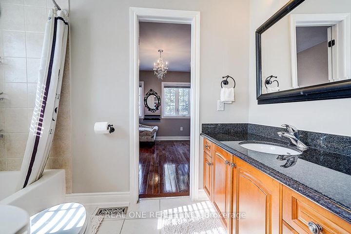Photo 33 at 19 Anglin Drive, Jefferson, Richmond Hill