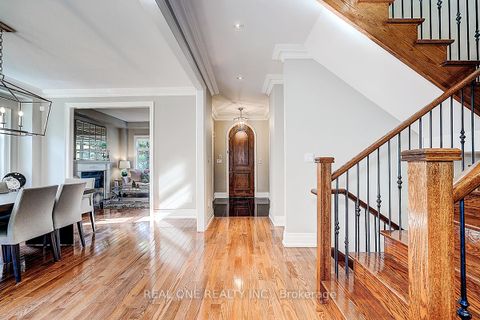 Photo 7 at 19 Anglin Drive, Jefferson, Richmond Hill