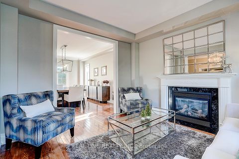 Photo 10 at 19 Anglin Drive, Jefferson, Richmond Hill