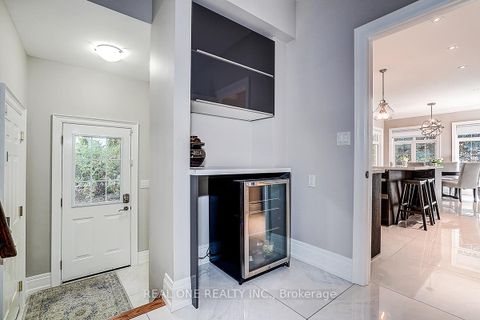 Photo 23 at 19 Anglin Drive, Jefferson, Richmond Hill