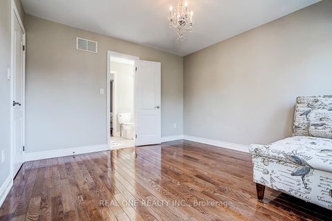 Photo 36 at 19 Anglin Drive, Jefferson, Richmond Hill