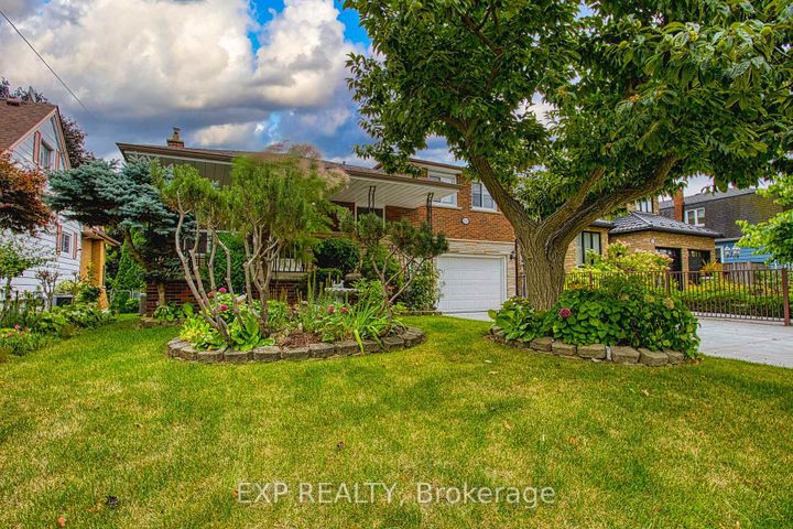 Photo 1 at 633 Rosseau Road, Rosedale, Hamilton