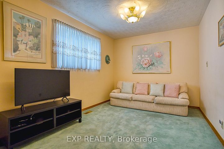 Photo 5 at 633 Rosseau Road, Rosedale, Hamilton