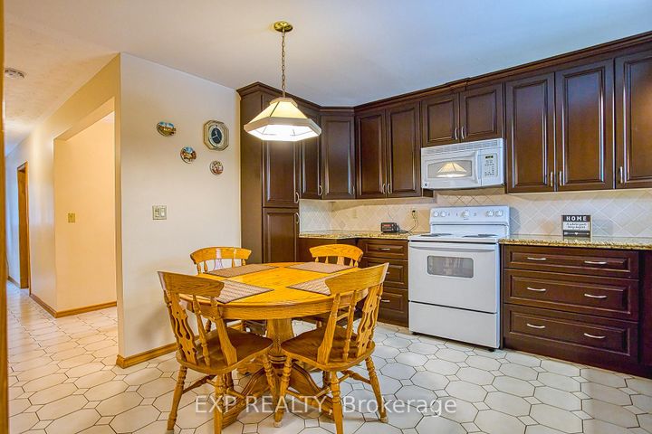 Photo 7 at 633 Rosseau Road, Rosedale, Hamilton