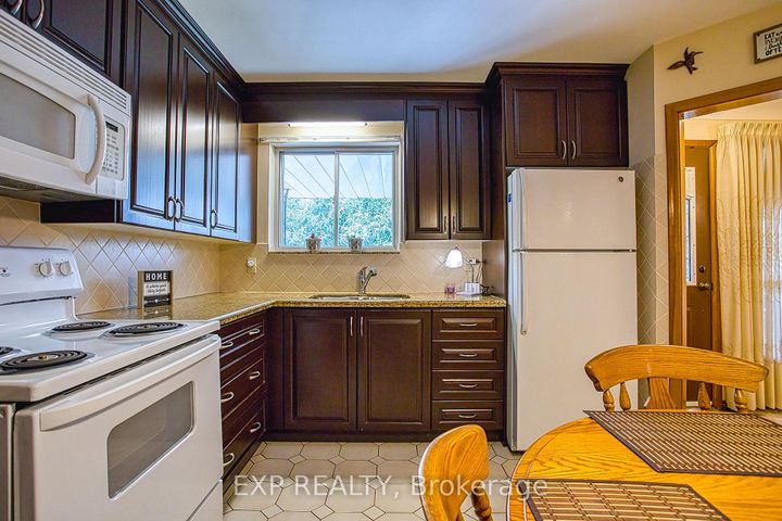 Photo 8 at 633 Rosseau Road, Rosedale, Hamilton