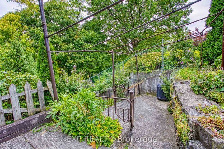 Photo 37 at 633 Rosseau Road, Rosedale, Hamilton