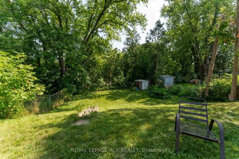 Photo 5 at 9 Dunham Crescent, Aurora Heights, Aurora
