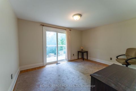 Photo 16 at 9 Dunham Crescent, Aurora Heights, Aurora