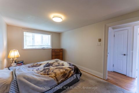 Photo 18 at 9 Dunham Crescent, Aurora Heights, Aurora
