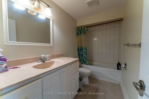 Photo 21 at 9 Dunham Crescent, Aurora Heights, Aurora