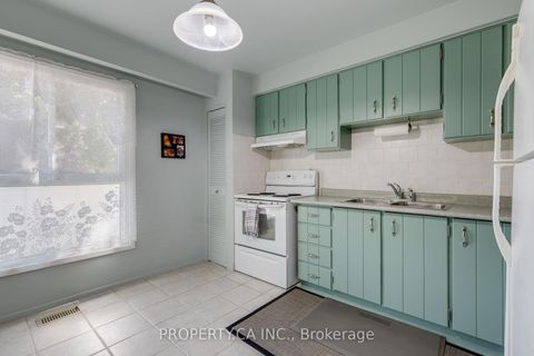 Photo 7 at 404 Milner Avenue S, Malvern, Toronto
