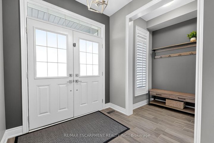 Photo 4 at 117 Wimberly Avenue, Waterdown, Hamilton