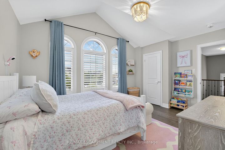 Photo 23 at 117 Wimberly Avenue, Waterdown, Hamilton