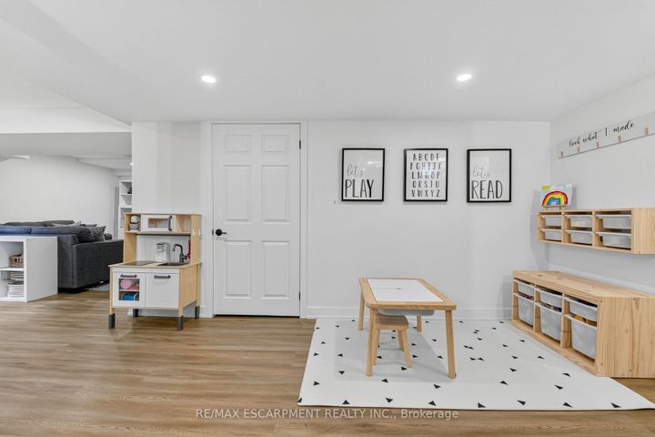 Photo 34 at 117 Wimberly Avenue, Waterdown, Hamilton