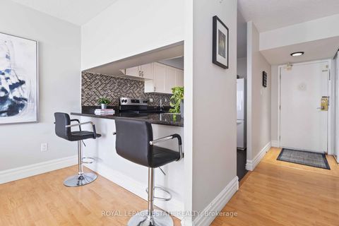 Photo 10 at 711 - 10 Martha Eaton Way, Amesbury, Toronto