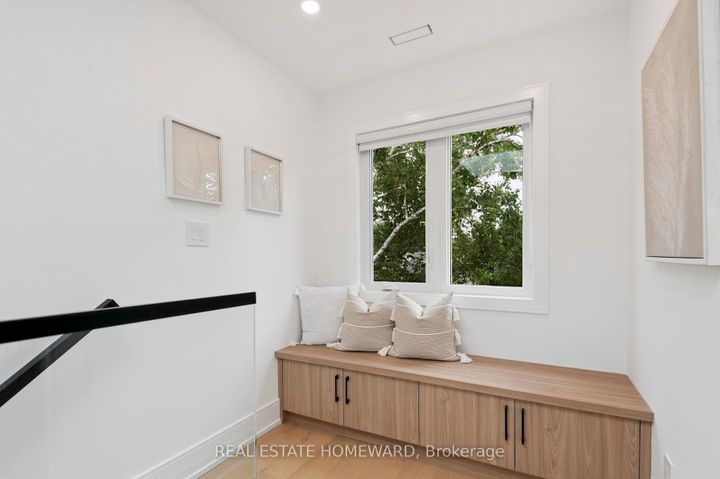 Photo 16 at 32 Westlake Crescent, Lumsden, Toronto