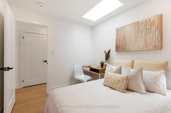 Photo 21 at 32 Westlake Crescent, Lumsden, Toronto