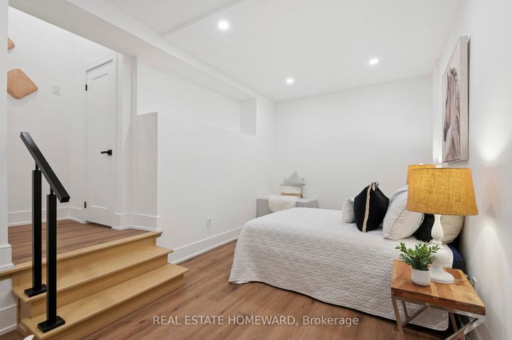 Photo 30 at 32 Westlake Crescent, Lumsden, Toronto