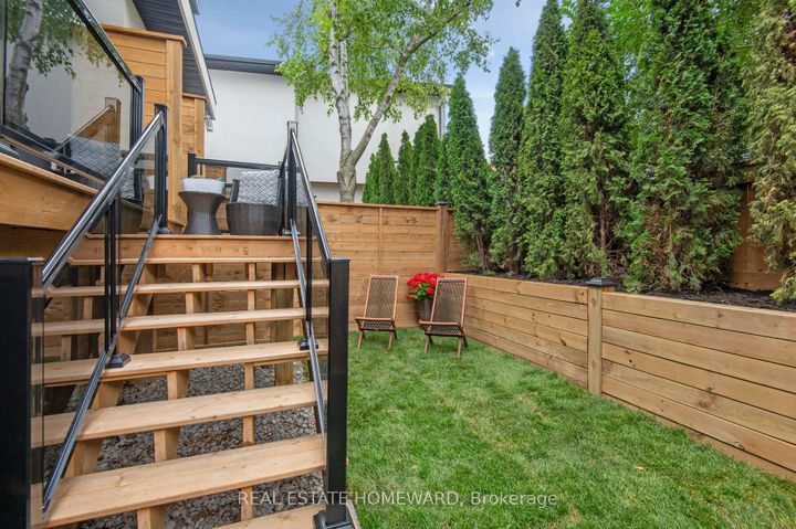 Photo 33 at 32 Westlake Crescent, Lumsden, Toronto