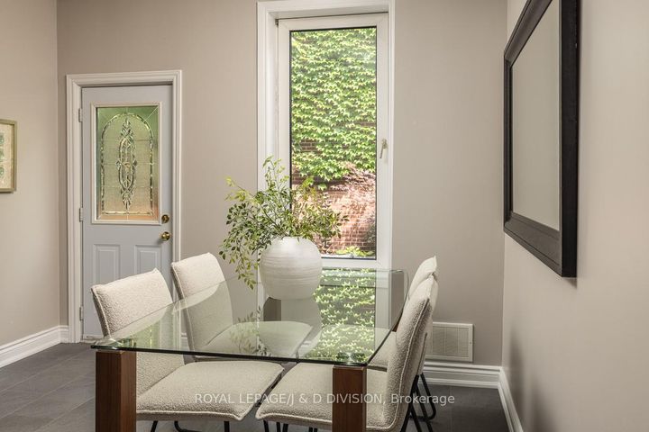 Photo 10 at 16 Boswell Avenue, Annex, Toronto