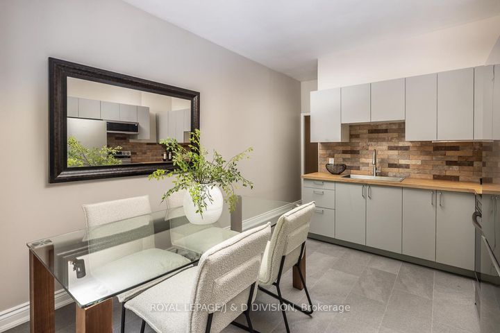 Photo 12 at 16 Boswell Avenue, Annex, Toronto