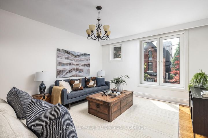 Photo 15 at 16 Boswell Avenue, Annex, Toronto