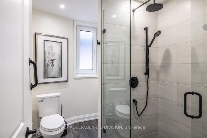 Photo 20 at 16 Boswell Avenue, Annex, Toronto