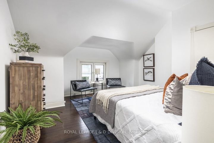 Photo 22 at 16 Boswell Avenue, Annex, Toronto