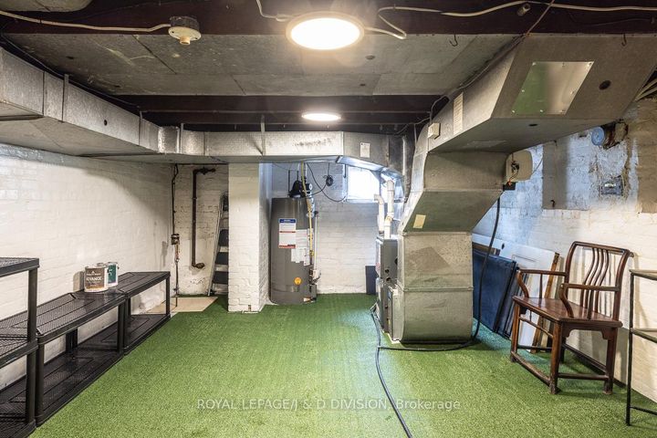Photo 29 at 16 Boswell Avenue, Annex, Toronto