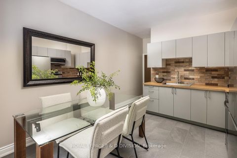 Photo 12 at 16 Boswell Avenue, Annex, Toronto