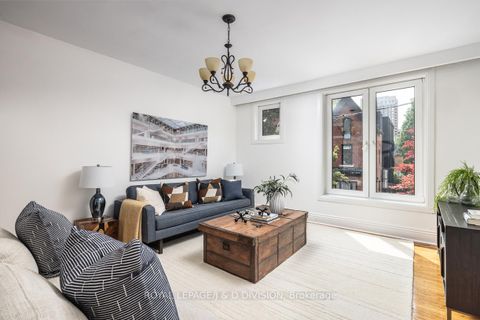 Photo 15 at 16 Boswell Avenue, Annex, Toronto