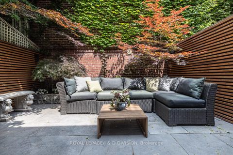 Photo 30 at 16 Boswell Avenue, Annex, Toronto