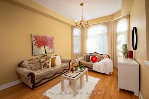 Photo 5 at 28 Timberwood Drive, Sonoma Heights, Vaughan