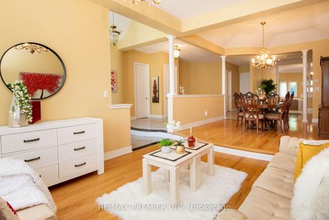Photo 6 at 28 Timberwood Drive, Sonoma Heights, Vaughan