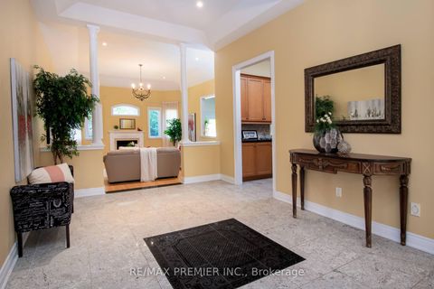 Photo 9 at 28 Timberwood Drive, Sonoma Heights, Vaughan