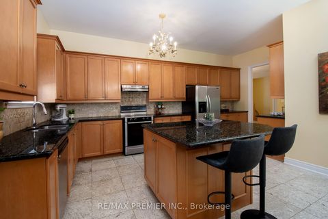 Photo 14 at 28 Timberwood Drive, Sonoma Heights, Vaughan