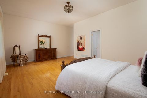 Photo 20 at 28 Timberwood Drive, Sonoma Heights, Vaughan