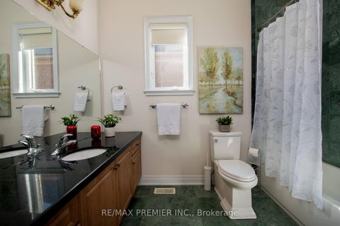 Photo 24 at 28 Timberwood Drive, Sonoma Heights, Vaughan