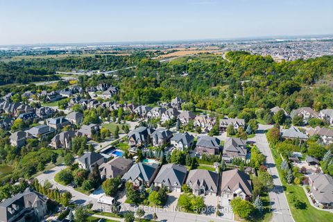 Photo 43 at 28 Timberwood Drive, Sonoma Heights, Vaughan