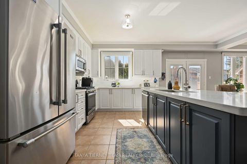 Photo 17 at 161 Carnwith Drive W, Brooklin, Whitby