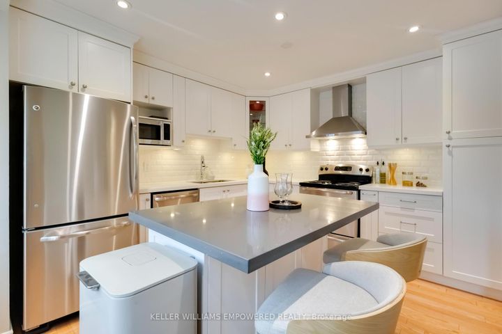 Photo 6 at 37 Rainbow Creekway, Bayview Village, Toronto