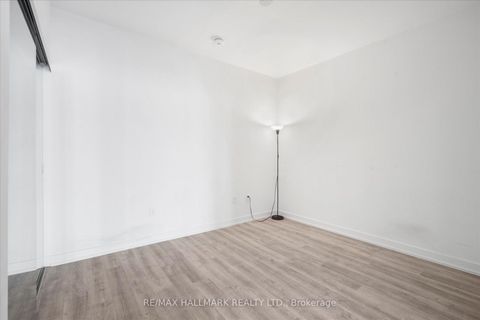 Photo 15 at 413 - 158 Front Street E, Moss Park, Toronto