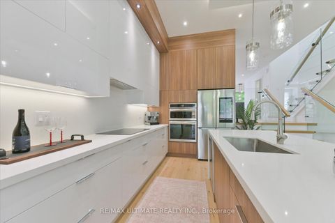 Photo 13 at 32 Thirty Eighth Street, Long Branch, Toronto