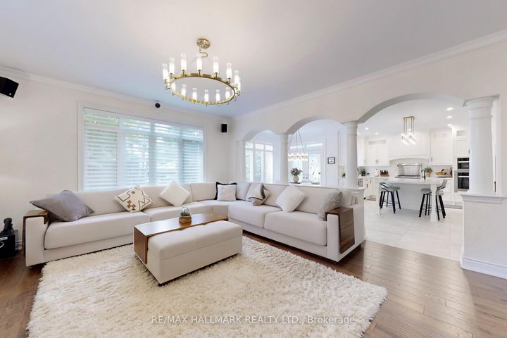 Photo 5 at 436 Paradelle Drive, Oak Ridges Lake Wilcox, Richmond Hill