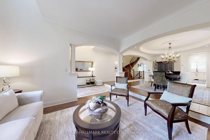 Photo 7 at 436 Paradelle Drive, Oak Ridges Lake Wilcox, Richmond Hill